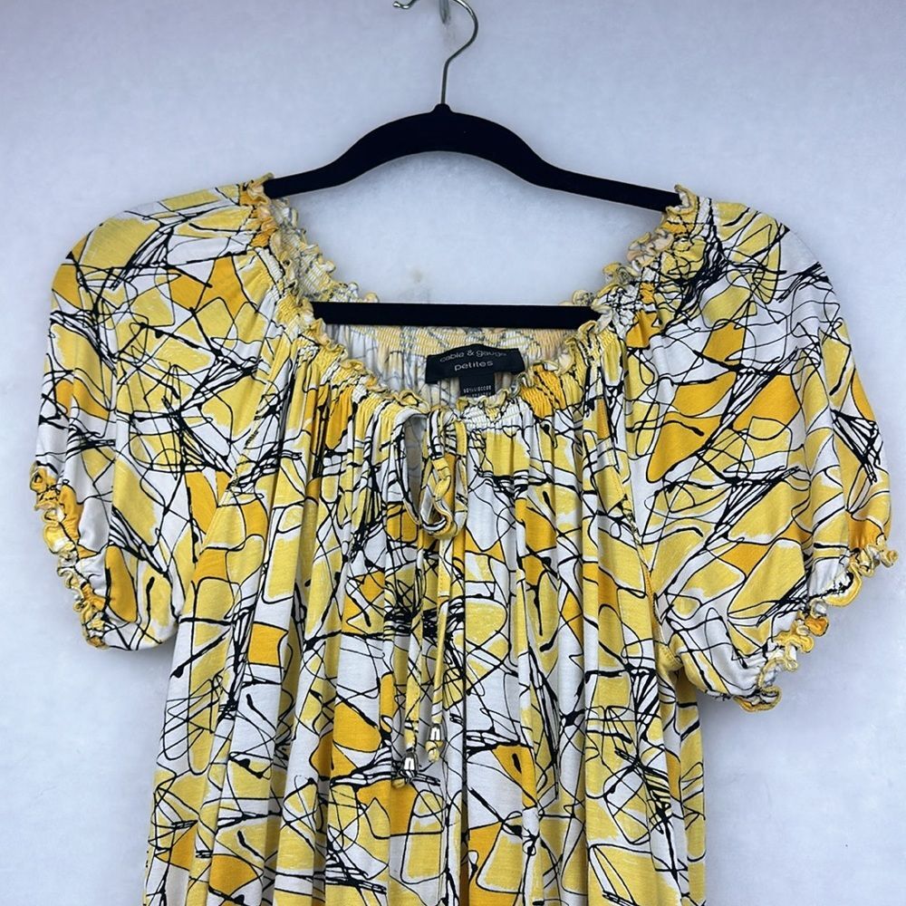 Cable&Gauge women's petite Medium yellow geometric elastic cap sleeves Top - Picture 3 of 8